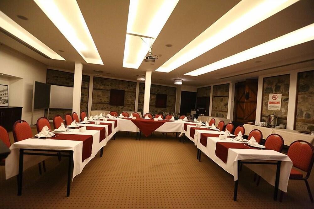 โรงแรมโอแทนทิคคลับ บูร์ซา ภายนอก รูปภาพ